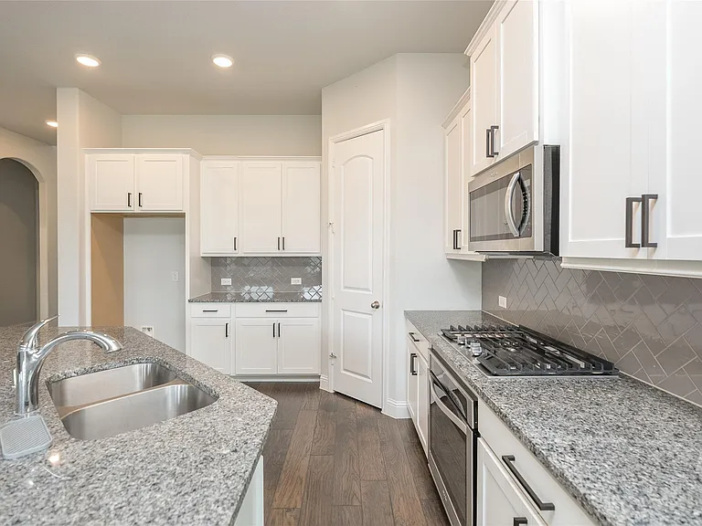 5104 Shallow Pond Dr — Photo 6