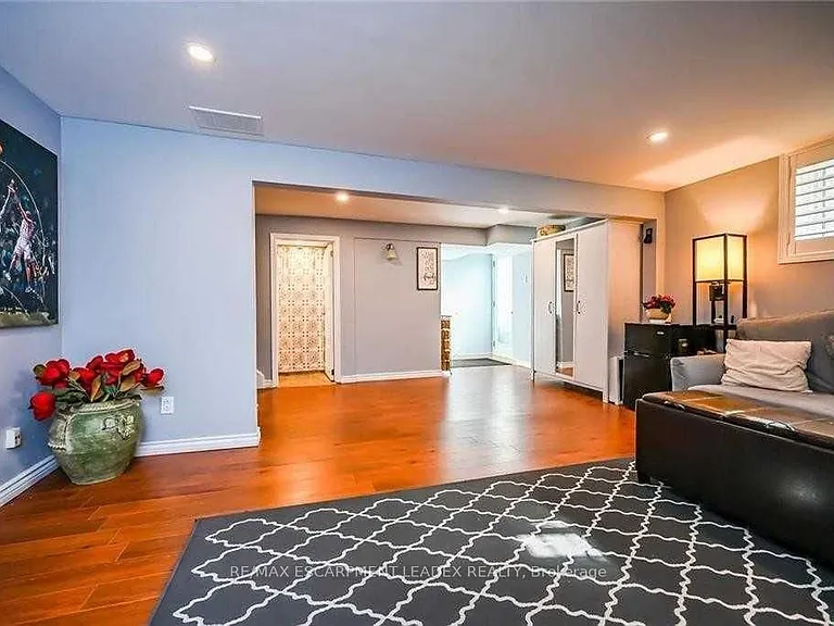 39 Glen Vista Dr — Photo 17