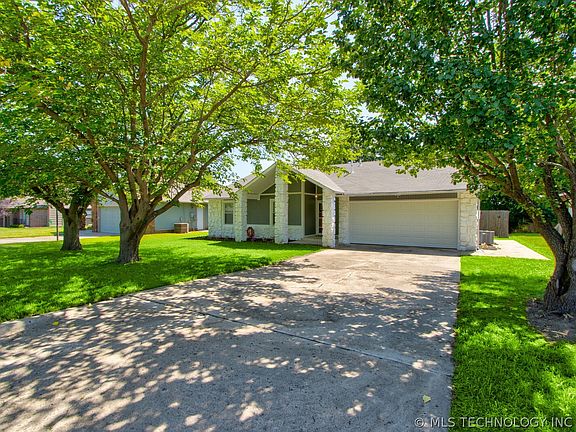 5th image of 13899 S Poplar Pl