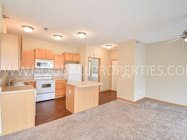 10320 Norfolk Dr #4 — Photo 4
