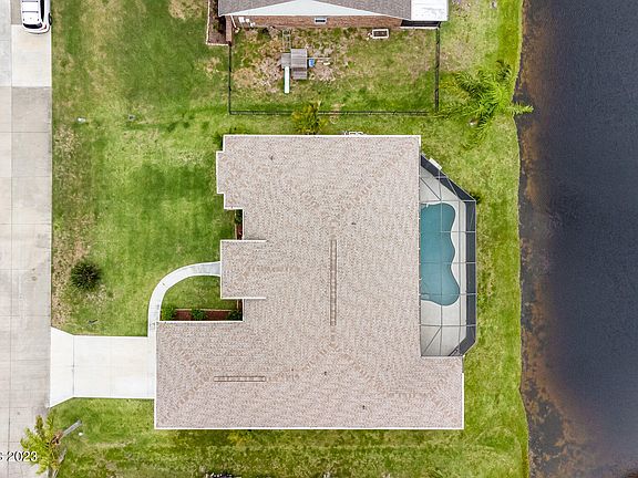 3rd image of 128 Palm Cir