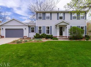 29 Harbor Pointe Cir, Bloomington, IL