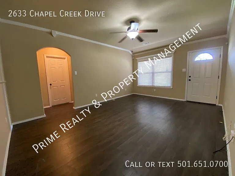 2633 Chapel Creek Dr — Photo 2