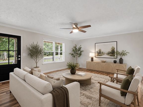 2nd image of 104 Erica Pl