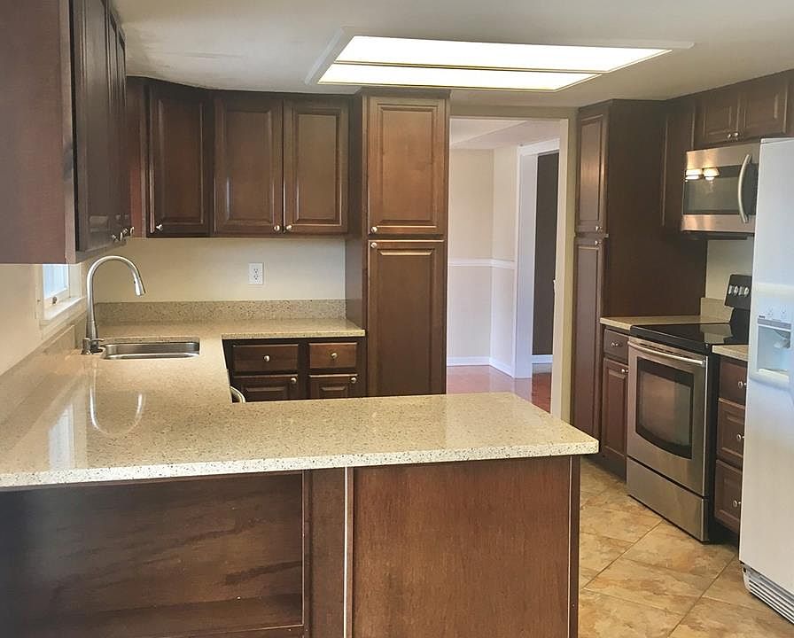 1st image of 12803 Columbine Cir