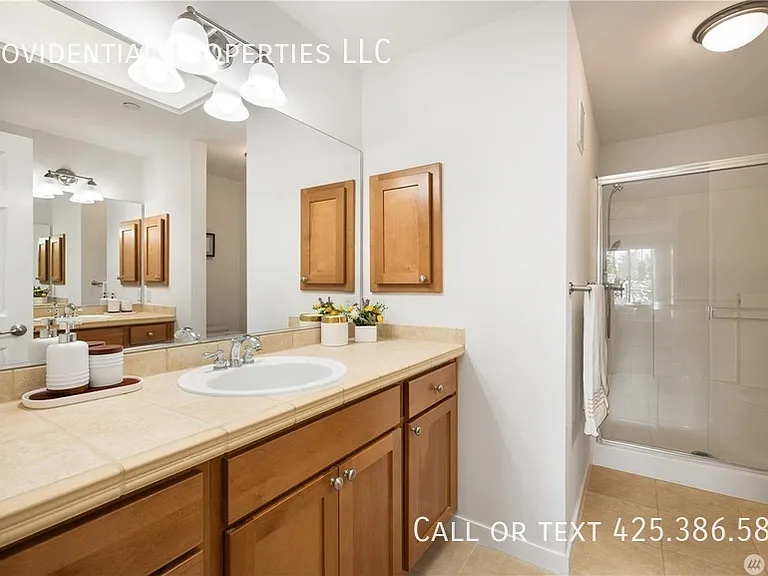 1947 NE Killian Ln #1 — Photo 17
