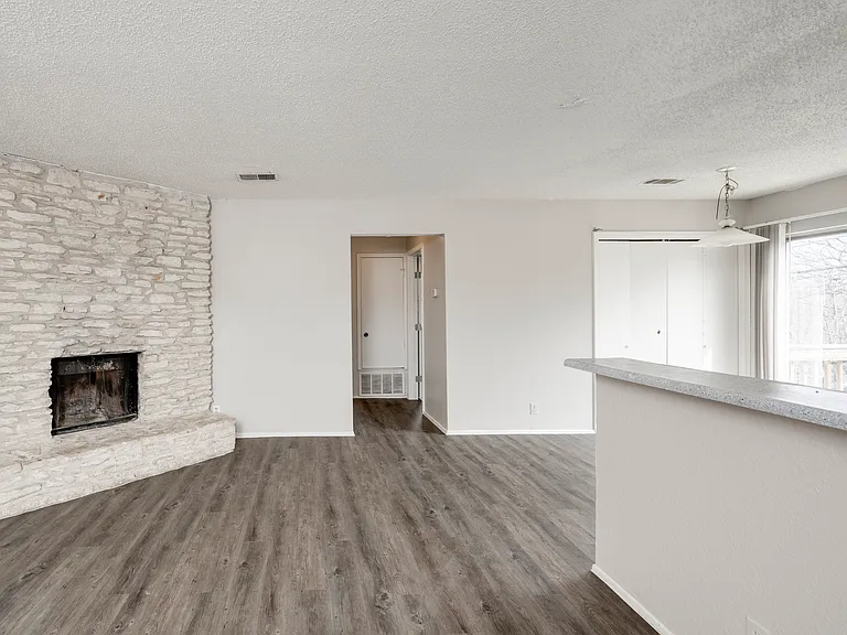 11907 Alpheus Ave — Photo 4
