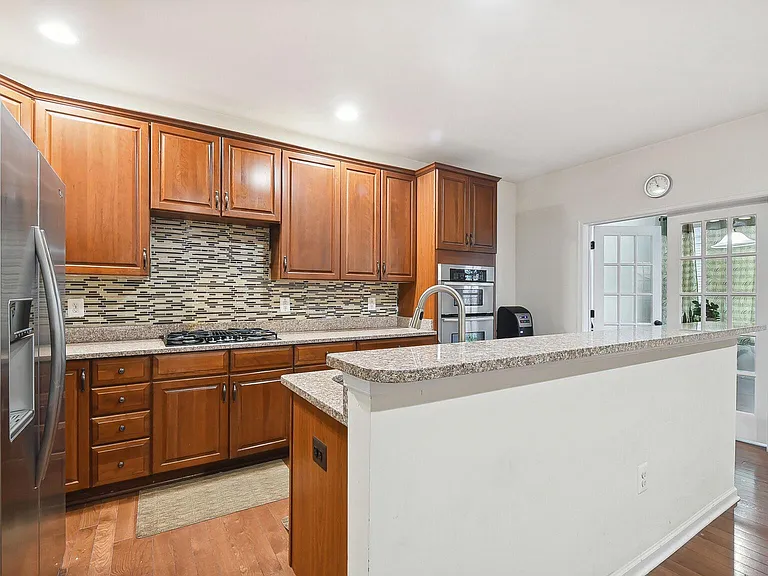 43248 Mitcham Sq — Photo 8