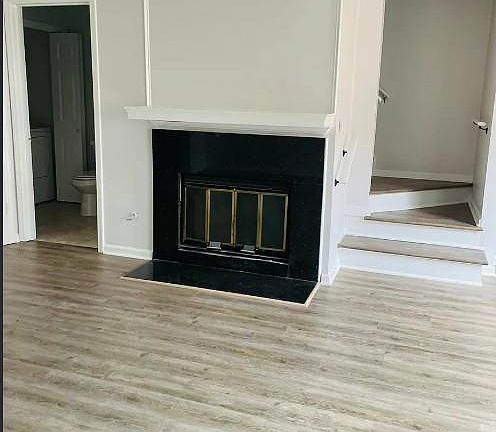 3rd image of 130 Holcomb Ferry Rd