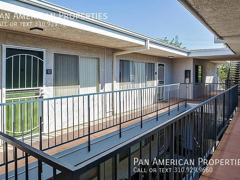 2704 Vanderbilt Ln #13 — Photo 6