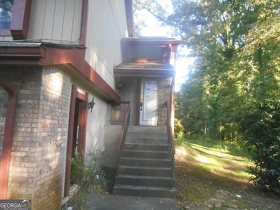 3rd image of 1159 Village Way