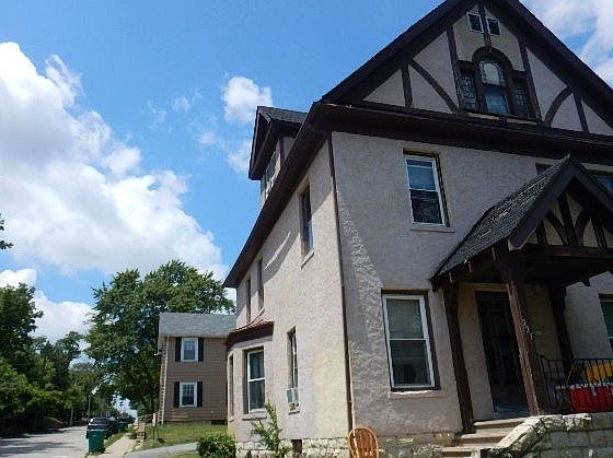 3rd image of 227 Illinois St