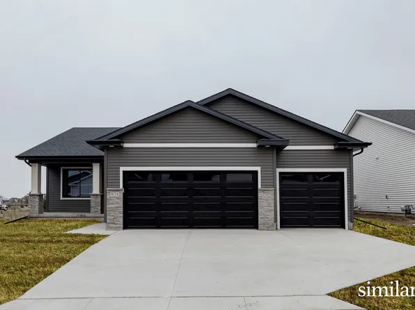 9640 Thorton Dr, Johnston, IA 50131