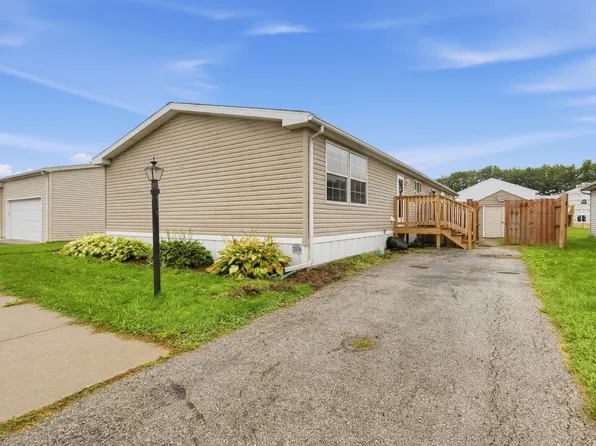 2158 Redbud Ln, Delta, OH 43515