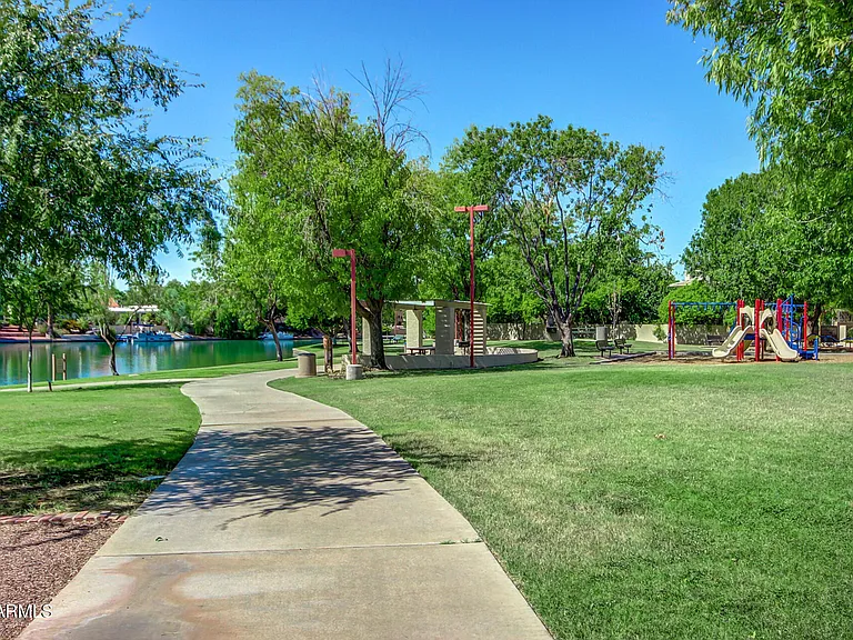 1347 W Lobo Ave — Photo 45