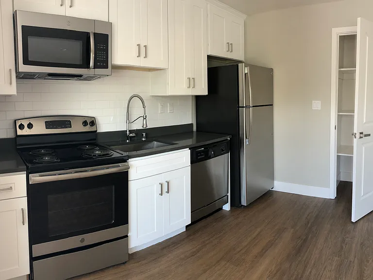 1x1- 540 SQFT