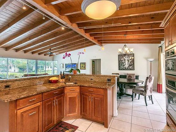 5th image of 9450 SW 81st Ave