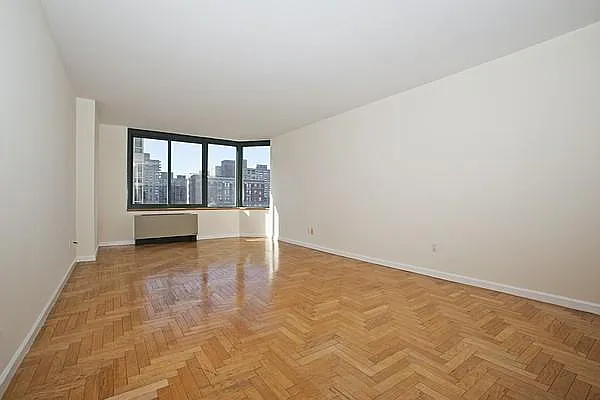 Rented by Sumitomo Real Estate Sales | media 1