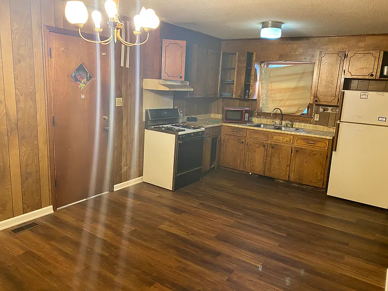 317 Byrd St #4 — Photo 3