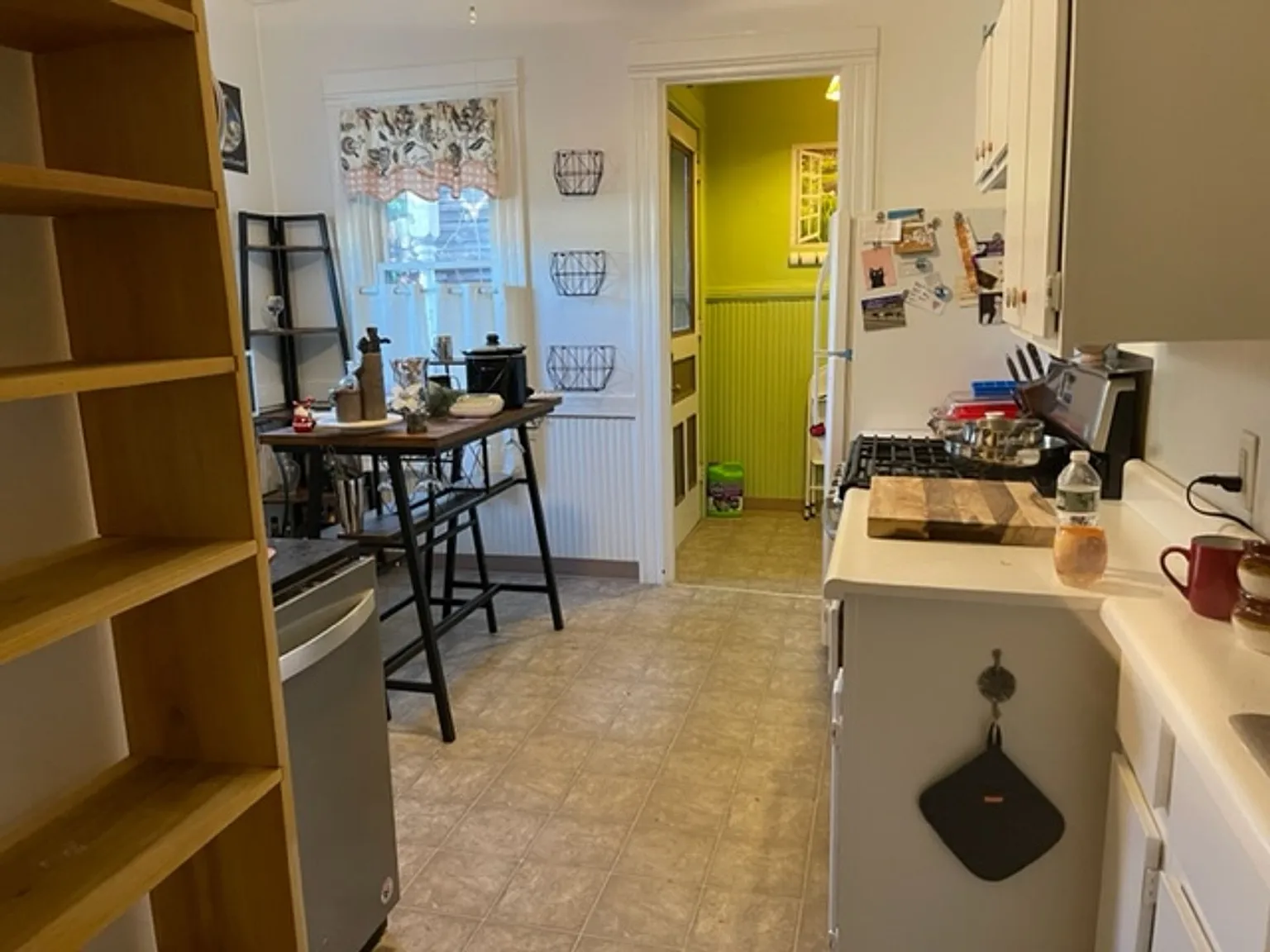 Tickle Realty - NOTA One Bedroon - On site laundry, One Parking Spot — Photo 3