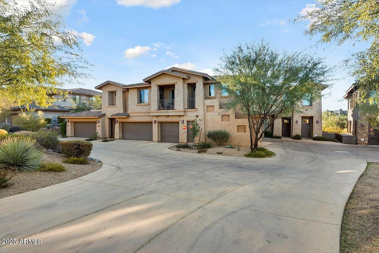 3 bed, 2.0 bath, 1936 sqft, $4,495 — Photo 3