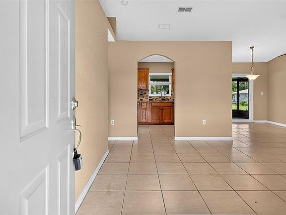 3rd image of 11148 Linden Dr