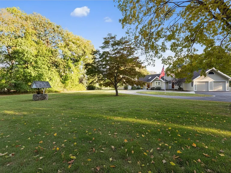530 Flax Hill Rd — Photo 11
