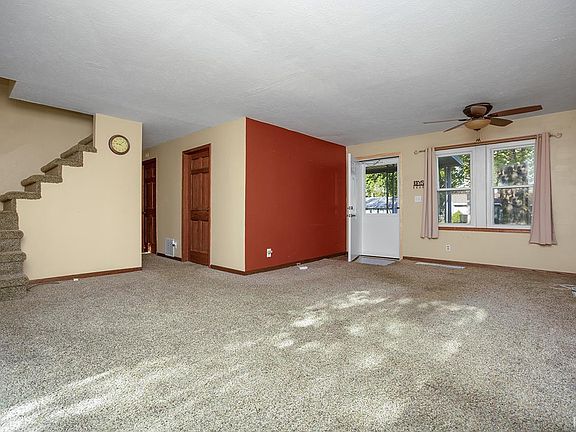 3rd image of 506 Ballard Ave