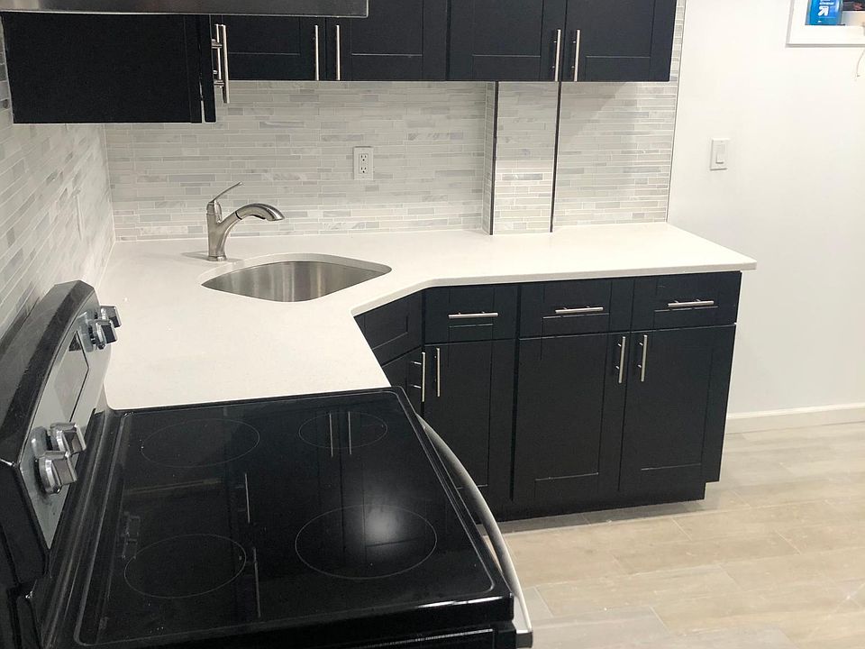 1st image of 958 Edison Ave #1