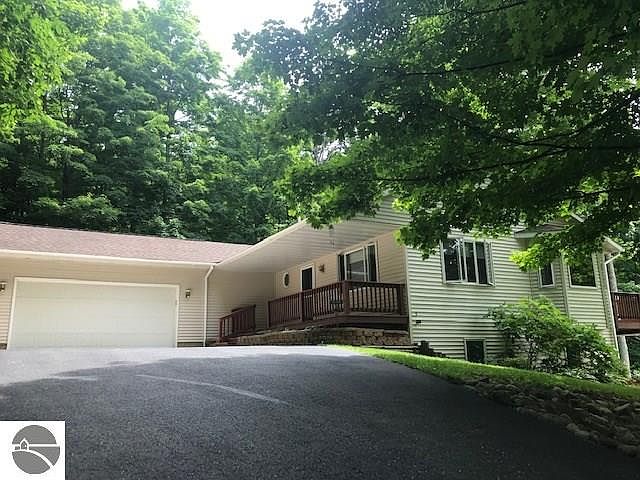 1st image of 4215 Antioch Dr