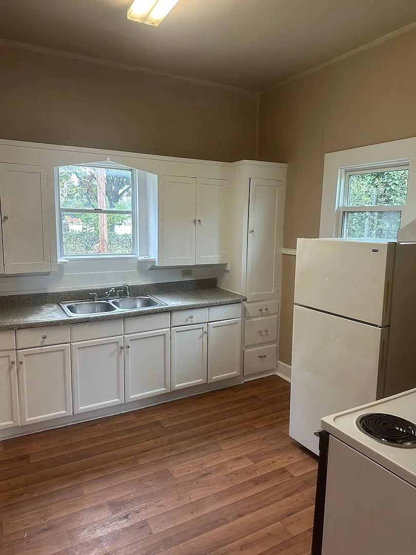 Section 8 — Photo 4