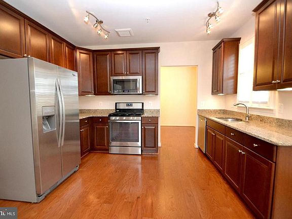 4th image of 620 Quarry View Ct #206