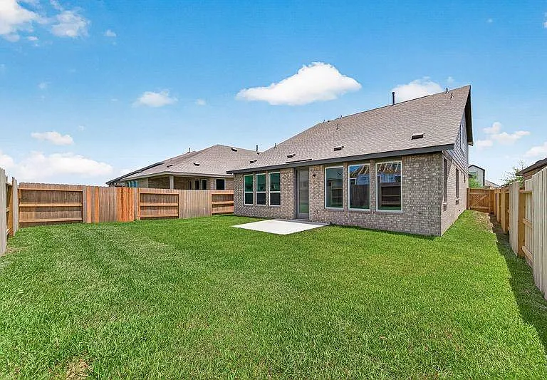 25714 Sapphire Cove St — Photo 47