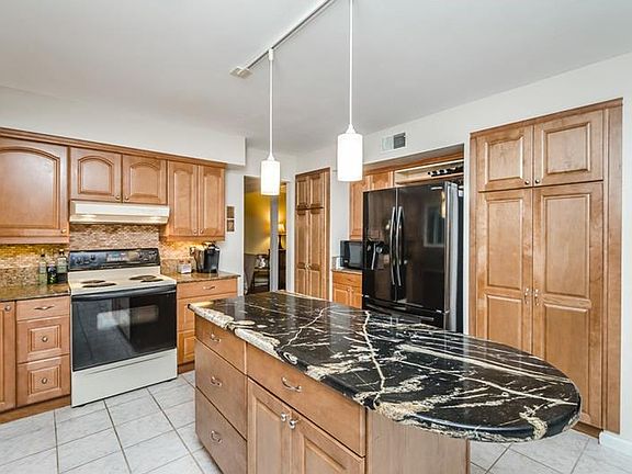 3rd image of 4701 Bullock Ct