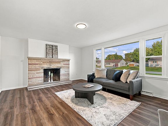 2nd image of 405 Apple Ln