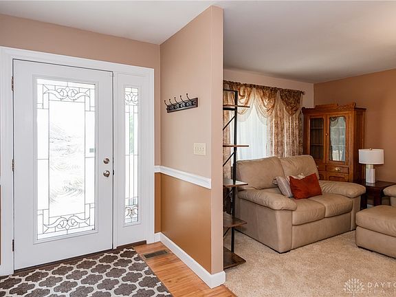 5th image of 1842 Kathy Ln