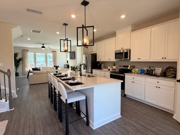 2729 Dreycott Ln, Lawrenceville, GA