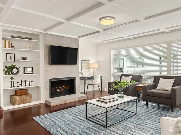 3700 26th Place W #102, Seattle, WA 98199