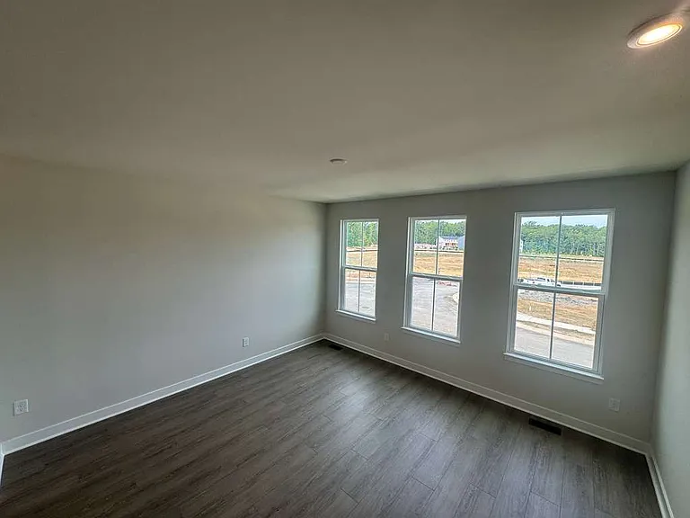 4717 Cloverleigh Dr — Photo 5
