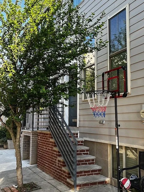 3 bed, 2200 sqft, $4,500 — Photo 1