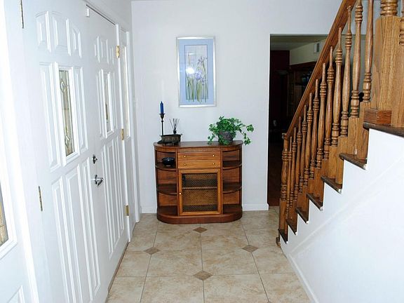 4th image of 3501 Hannett Ave NE