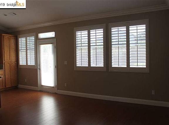 5th image of 923 Blossom Dr