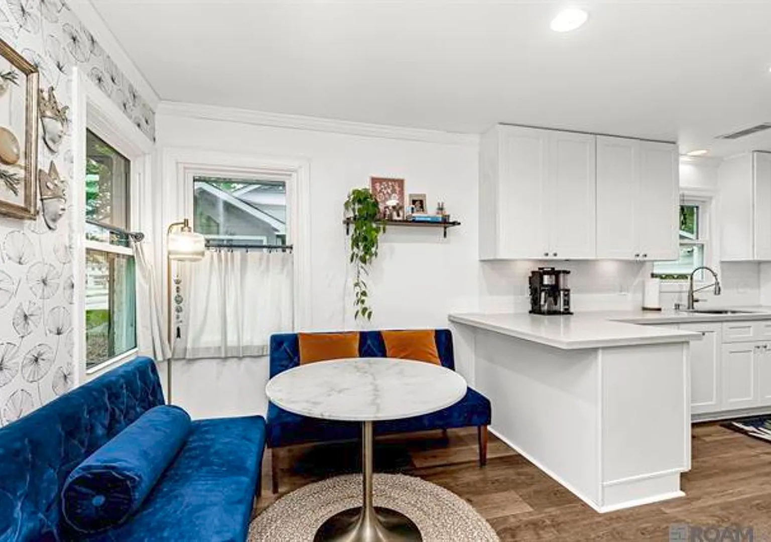 3 bedroom house in Mid City — Photo 4