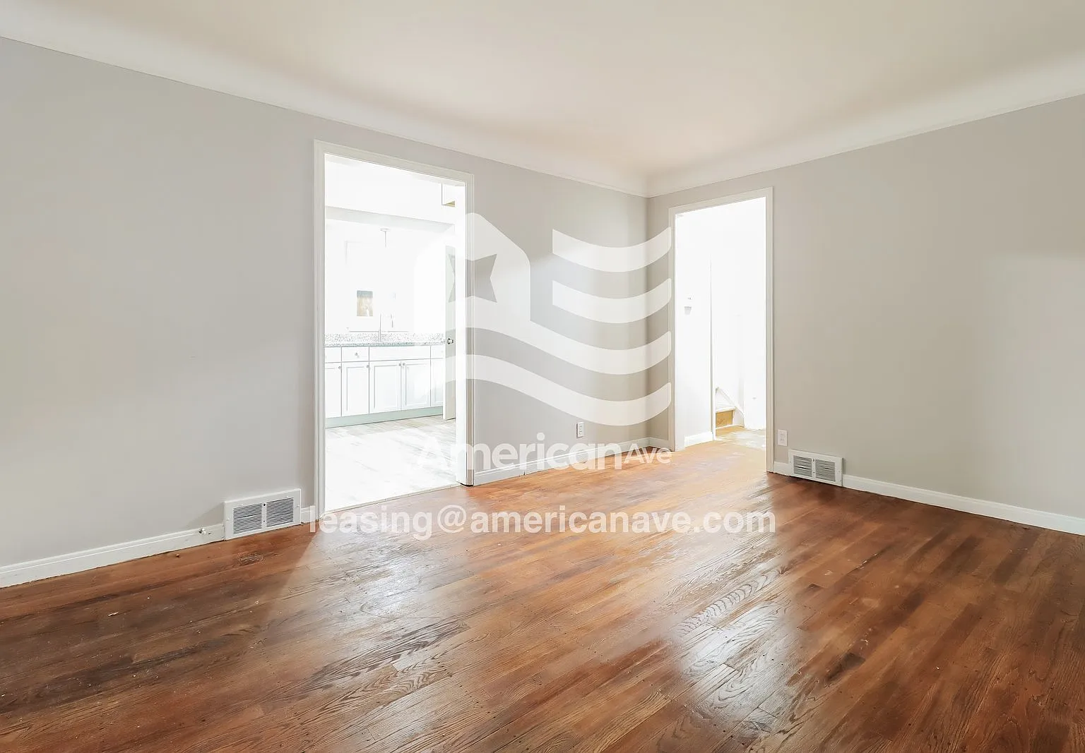 3 bed, 1.5 bath, 973 sqft, $1,332 — Photo 3