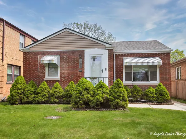 8137 Kolmar Ave, Skokie, IL 60076