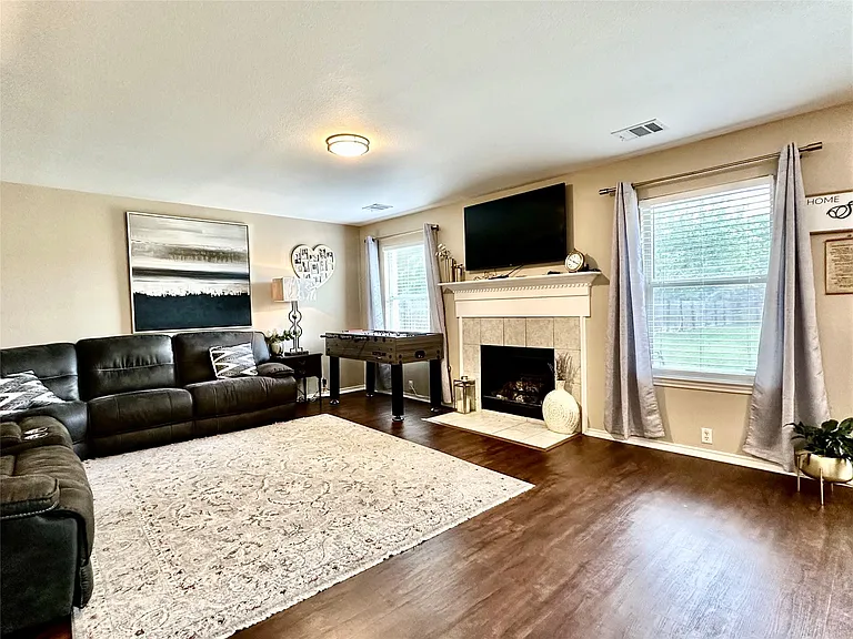817 Tapestry Cv — Photo 8