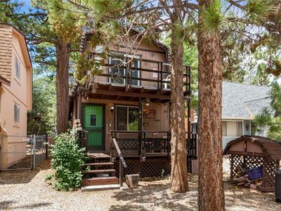 586 Spruce Ln, Sugarloaf, CA, 92386