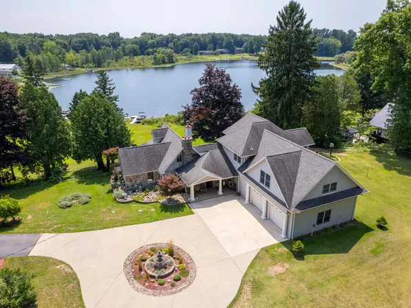 15797 Hillside Dr, Vandalia, MI 49095