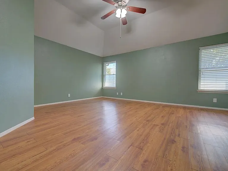 13113 Rochester Ln — Photo 12