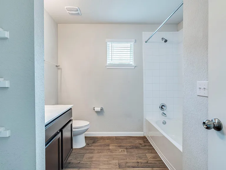 217 Yoakum St — Photo 20